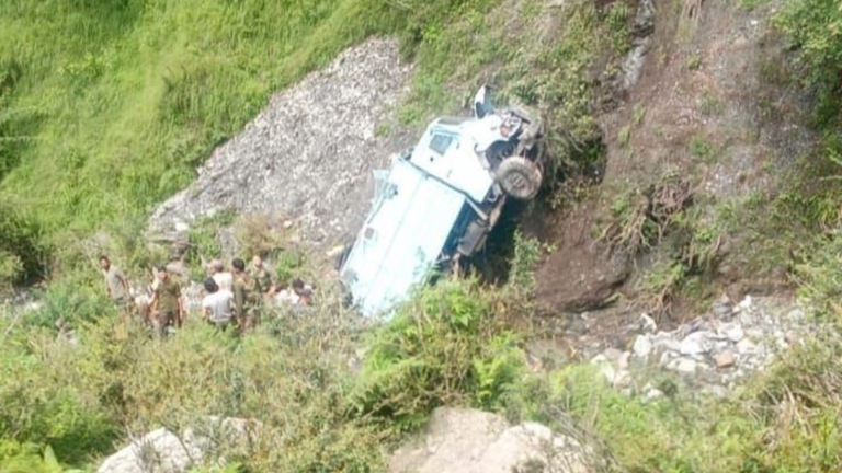 CRPF Vehicle Meets With Accident in J&K's Udhampur: 2 Personnel Killed, 12  Injured