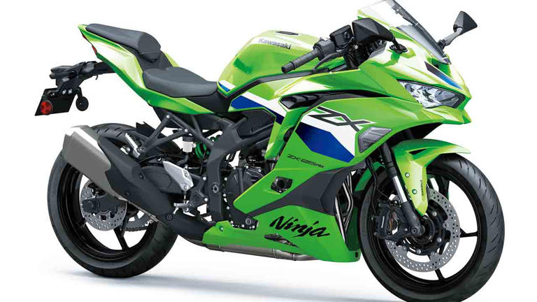カワサキ、日本で新型Ninja ZX-25R SEおよびRRを発表 4気筒