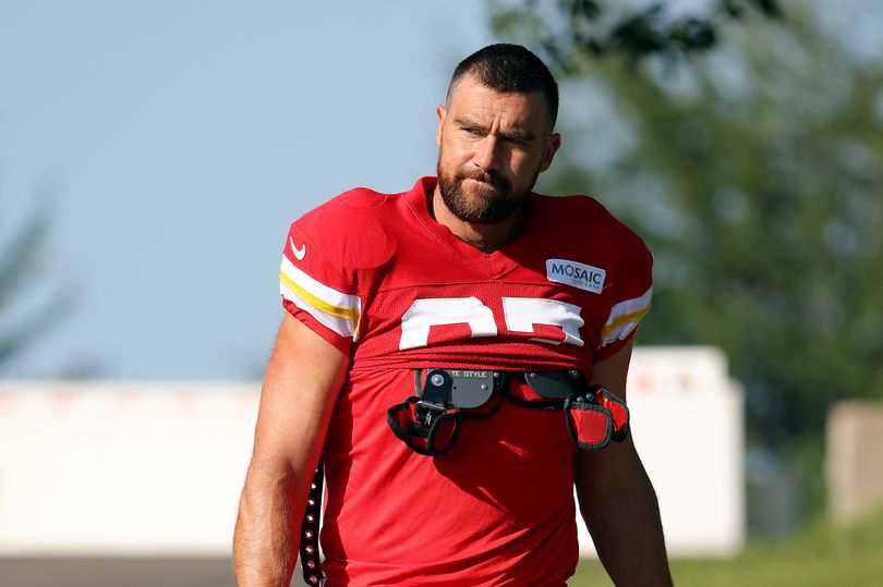 Travis Kelce's 10-word explanation for refusing to sign autograph for young  Chiefs fan