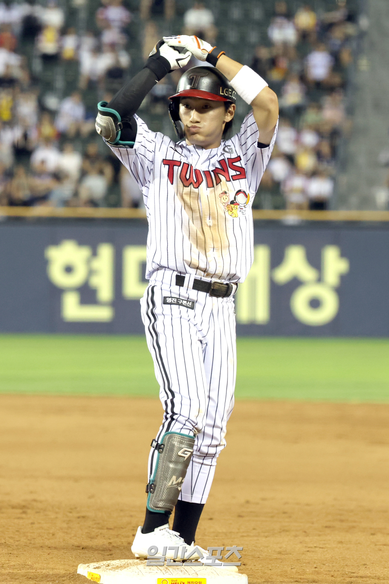 또 안타를 기록한 신민재