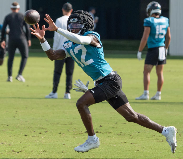 Travis Hunter Tracker: Jacksonville Jaguars rookie struggles with drops ...
