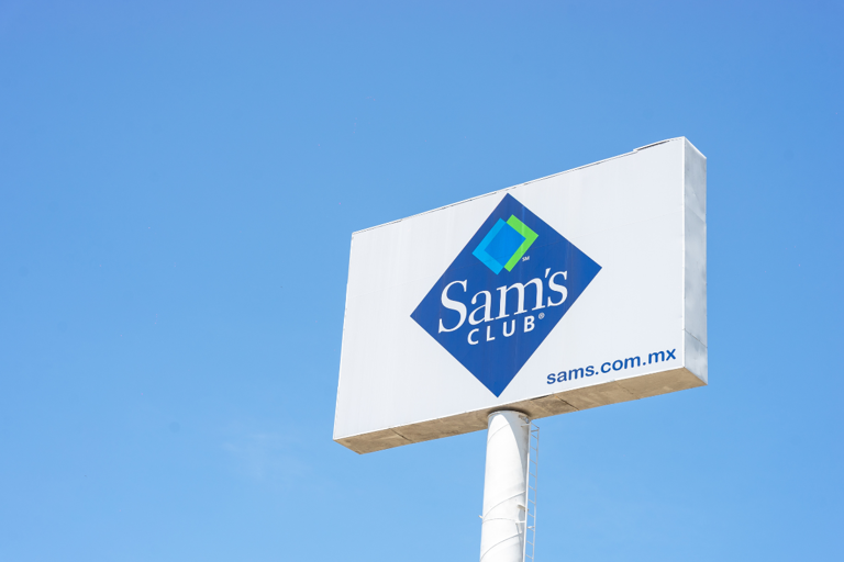 Transform your front porch with this $20 bee doormat from Sam's Club