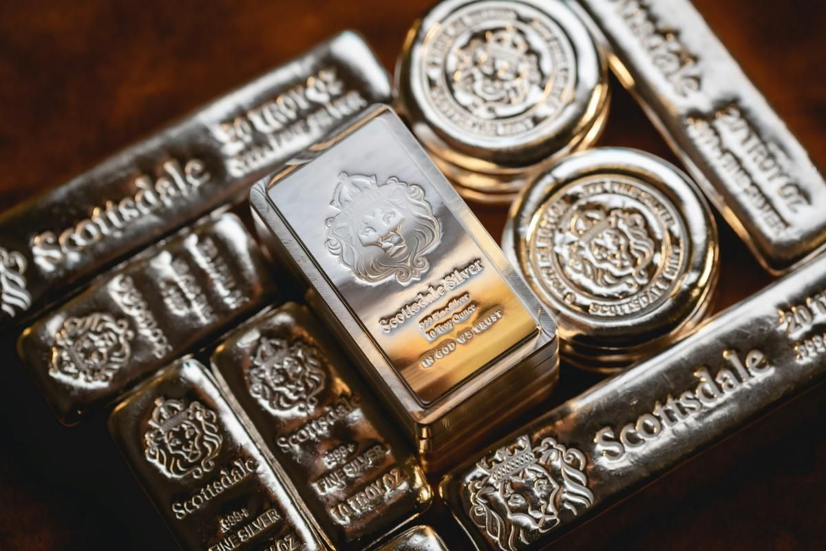 4 Perbedaan Penting Emas dan Perak dalam Investasi