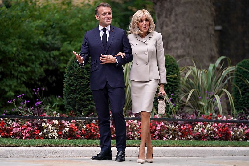 Der französische Präsident Emmanuel Macron und seine Frau Brigitte kommen am 9. Juli 2025 in der Downing Street 10 in London an.