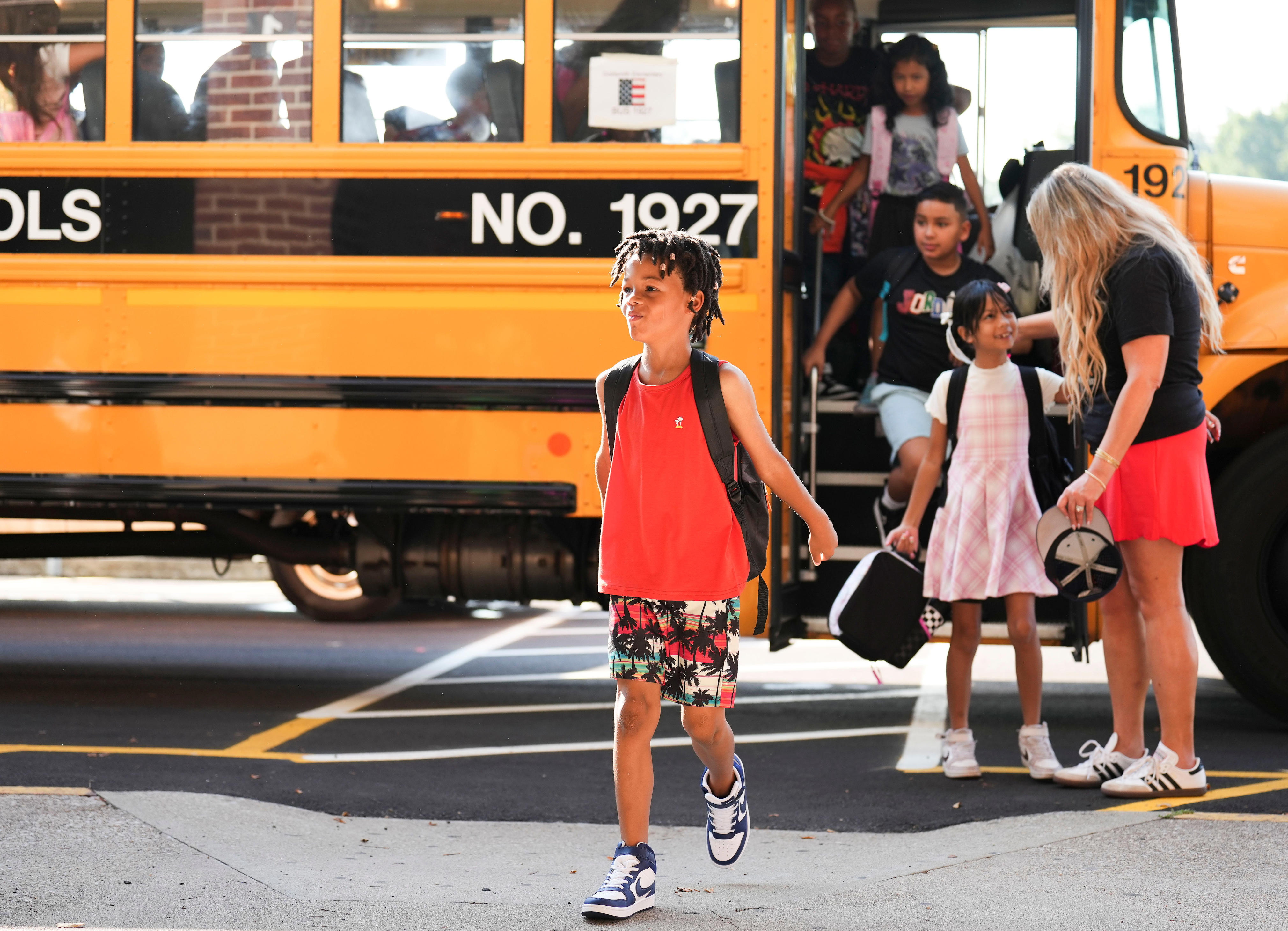 JCPS calendar 2026-27: See dates for first day, school breaks