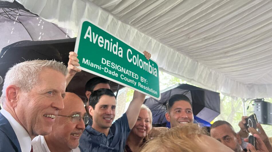 Tomás Uribe, hijo del expresidente Uribe, en manifestación a favor de su padre en Estados Unidos.