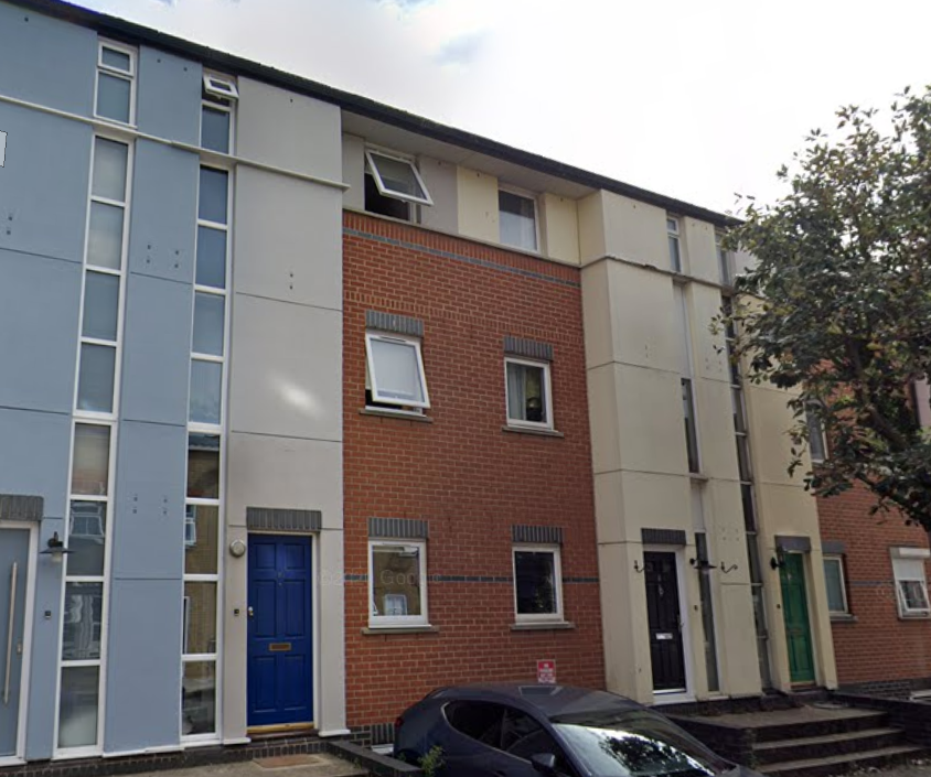 Homelessness minister resigns after ‘kicking out tenants’ and upping rent