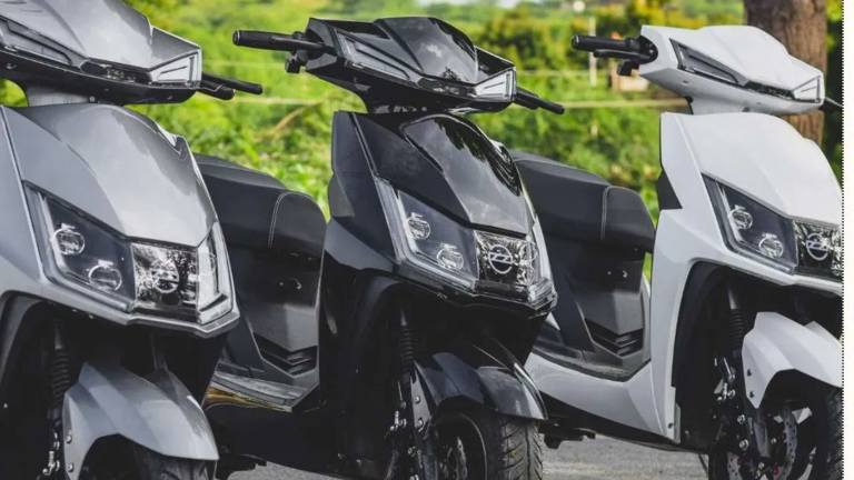 Just ₹59,990! Zelo Knight+ Electric Scooter Launched with 100km Range and  Cruise Control