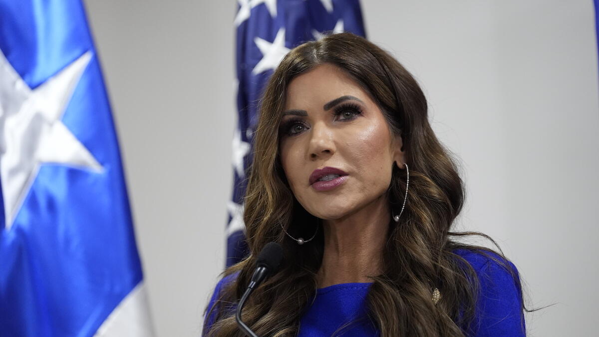 Democrat calls for Noem's resignation after second Minneapolis ICE shooting