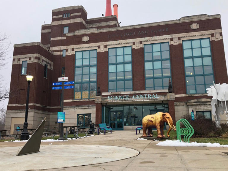 Science Central hosting Halloween laser spooktacular & sci-fi central