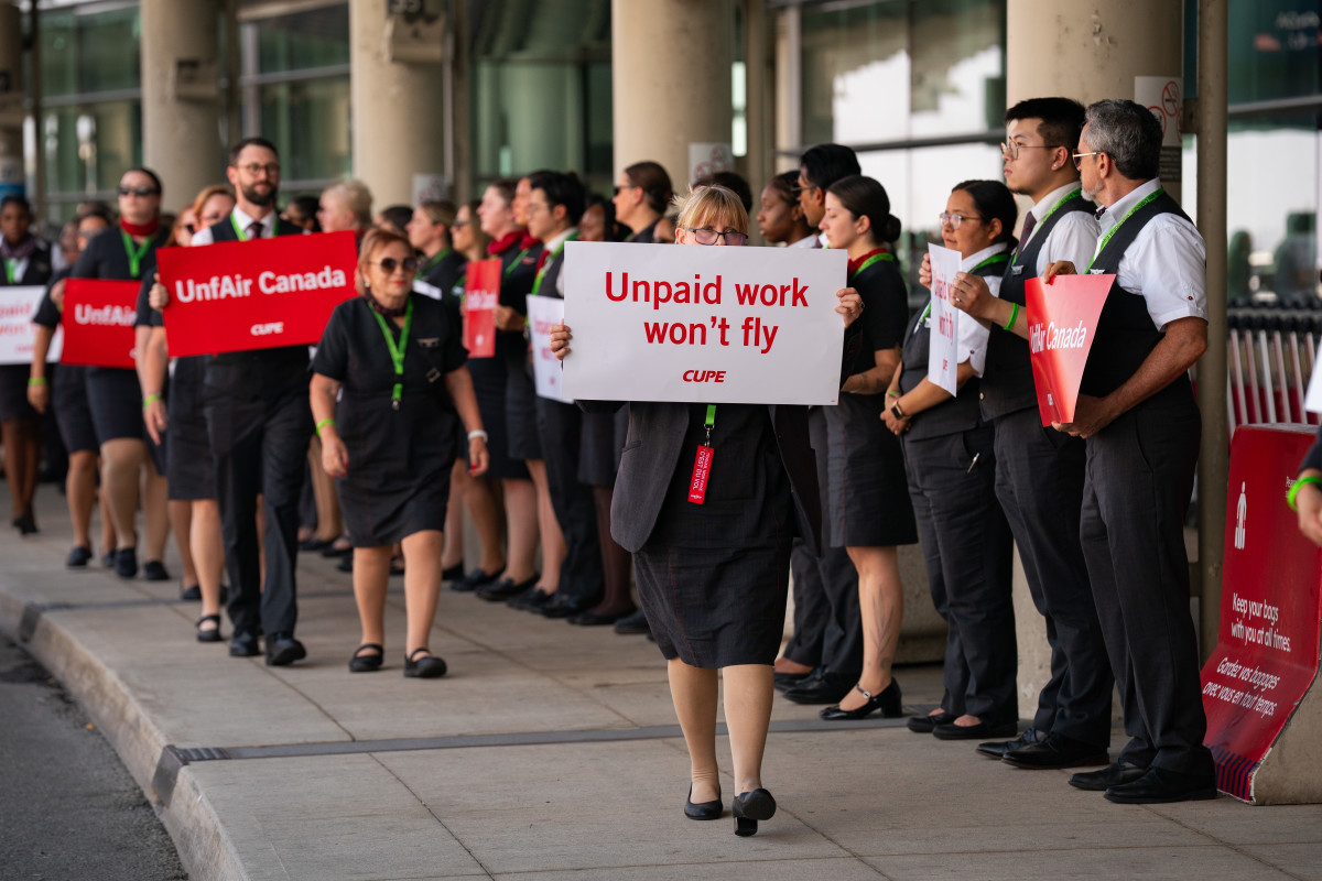 how-much-money-will-air-canada-lose-per-day-if-flight-attendants-strike
