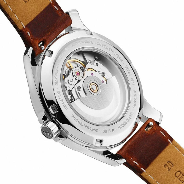 ETA 2824儼然已成瑞士製錶通用基準，供應與維修體系沿用至今。