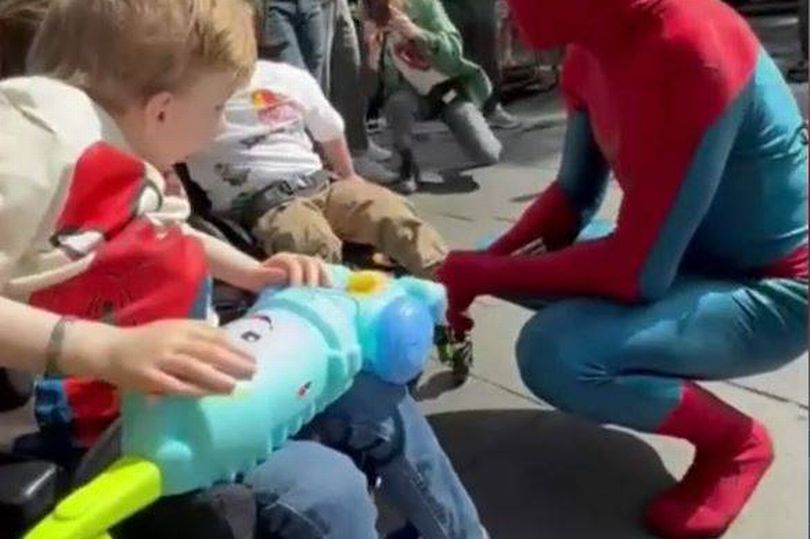 glasgow-boy-walks-unassisted-for-first-time-after-meeting-spider-man