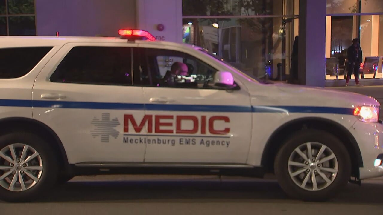 2 seriously hurt in east Charlotte crash, MEDIC says