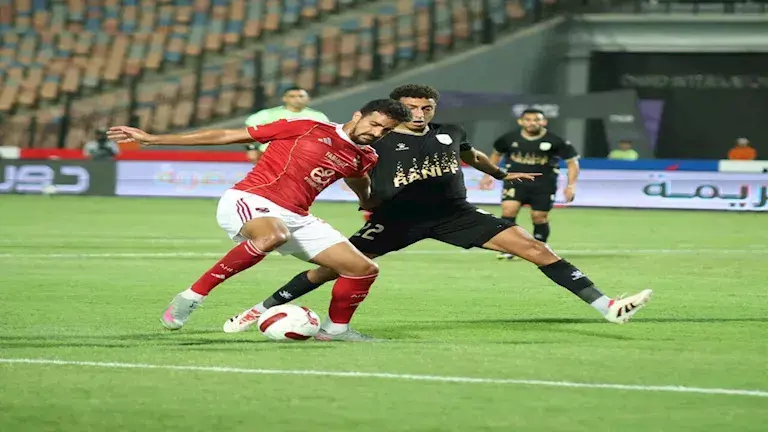 محمد علي بن رمضان من مباراة الأهلي وفاركو_Easy-Resize.com