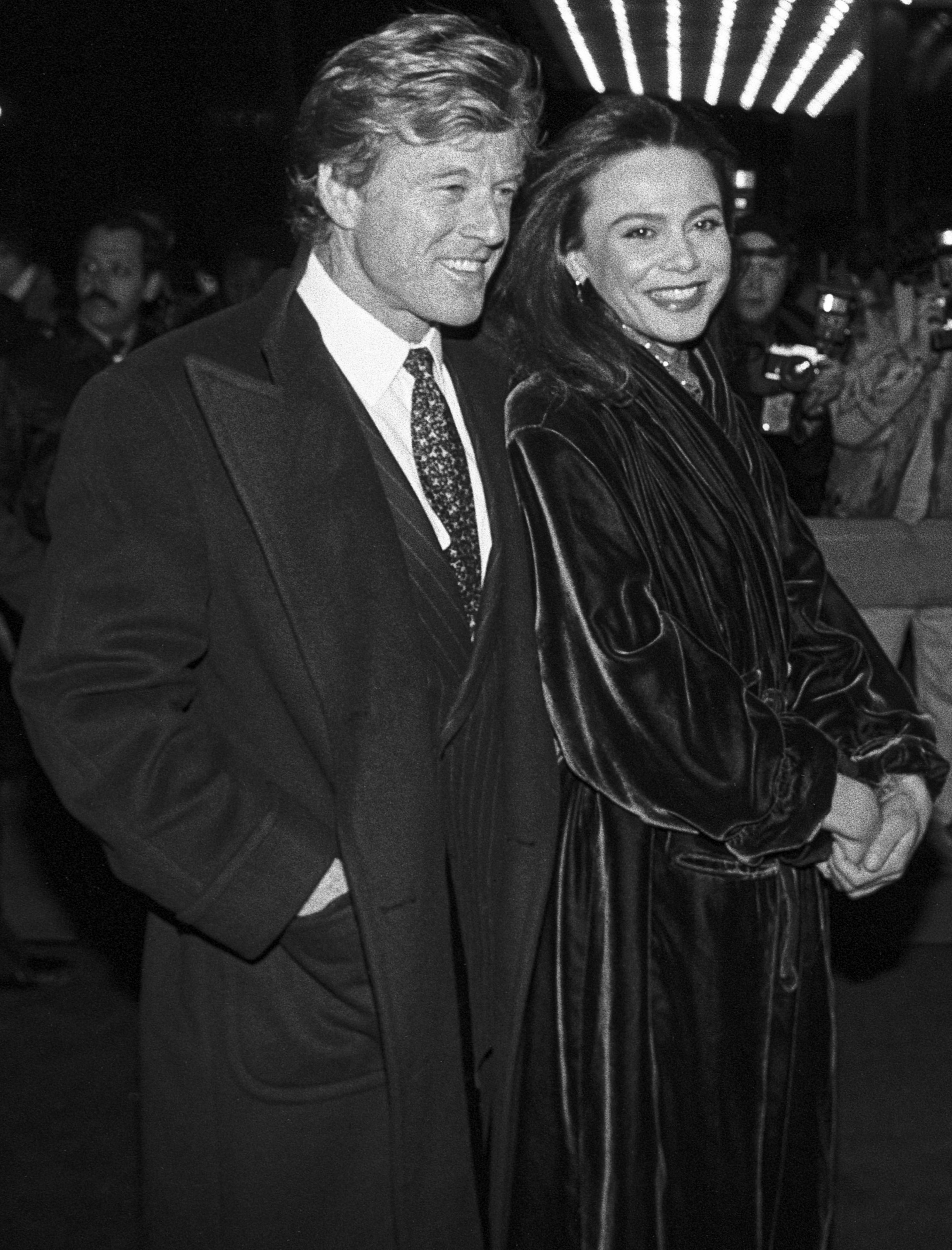 Robert Redford's Relationships A Look at the Star's Marriages(02)