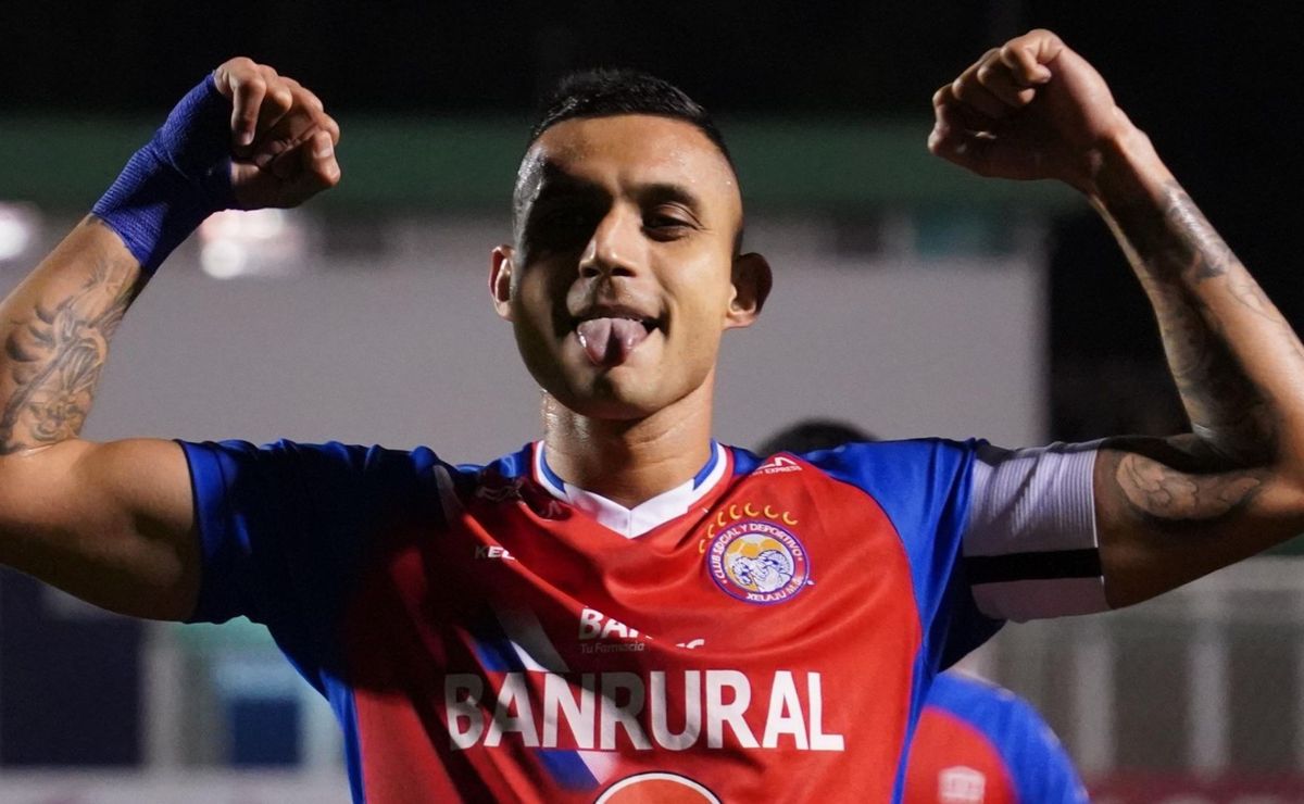 Mientras Luis Fernando Tena lo mantiene al margen, Jorge Aparicio recibe  apoyo de otro sector del