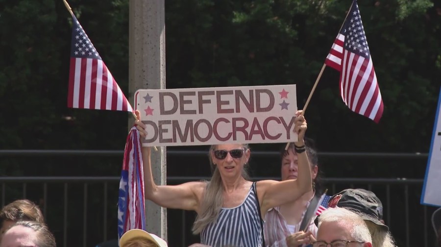 Texas Democrats declare victory in redistricting battle at Chicago ...