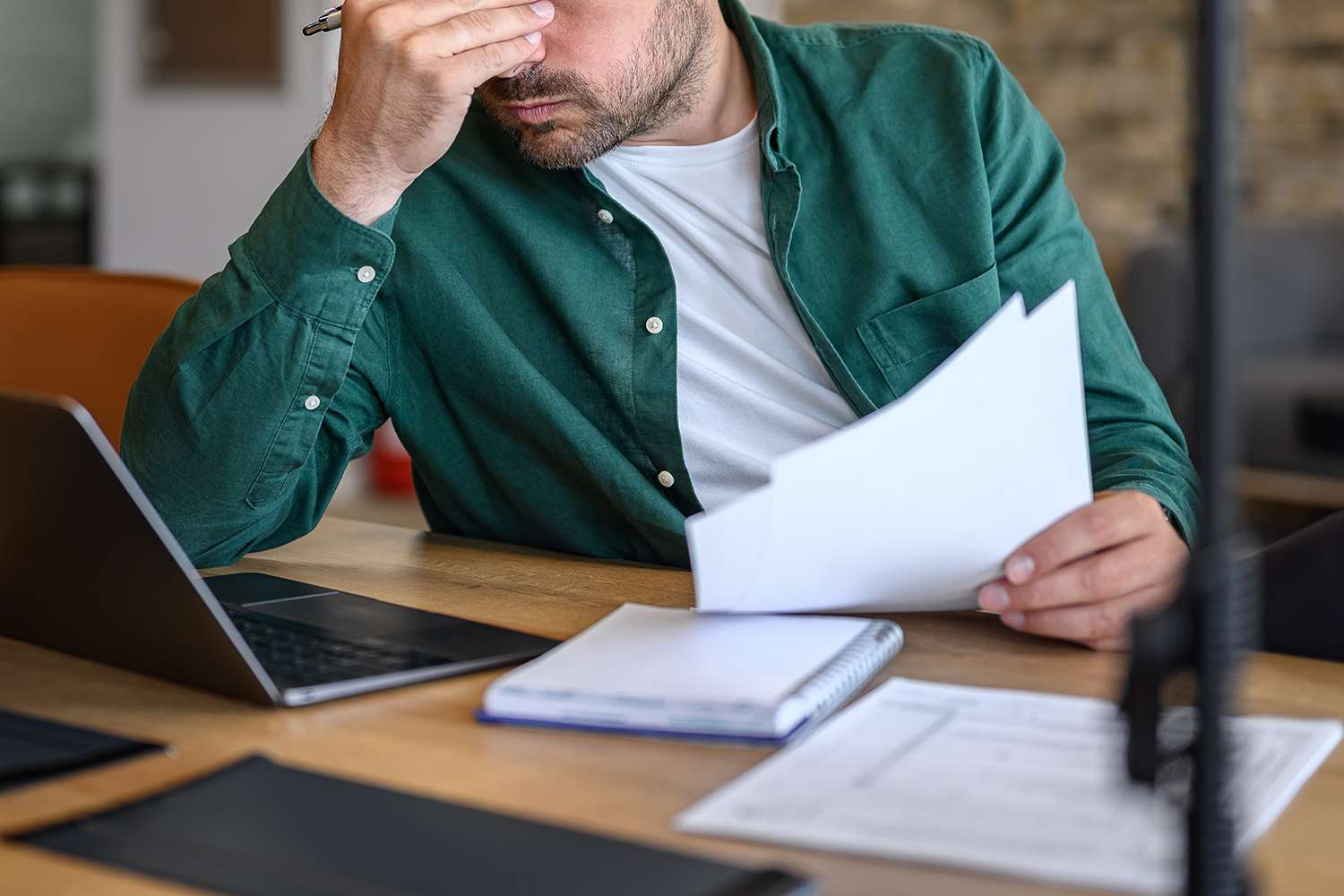 Woman Asks to Join Fiancé's Phone Plan to 'Save Money,' but He Refuses(02)