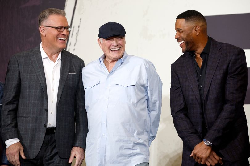 Michael Strahan and Terry Bradshaw have shared the FOX Sports desk since 2008