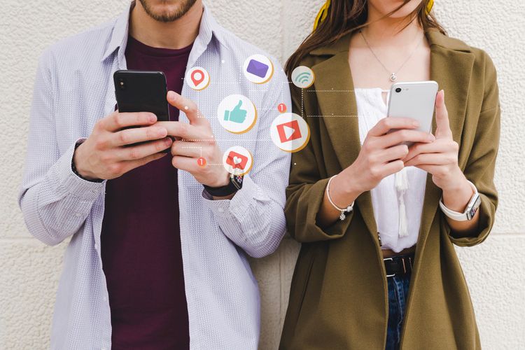 Sering Scroll Media Sosial Tapi Tak Pernah Komentar? Ini 5 Ciri Kepribadianmu