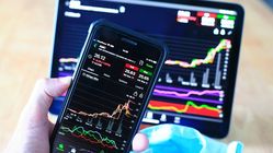 Dana Rp 200 T Disalurkan! Ini Respons Saham Mandiri dan Dampaknya pada KUR