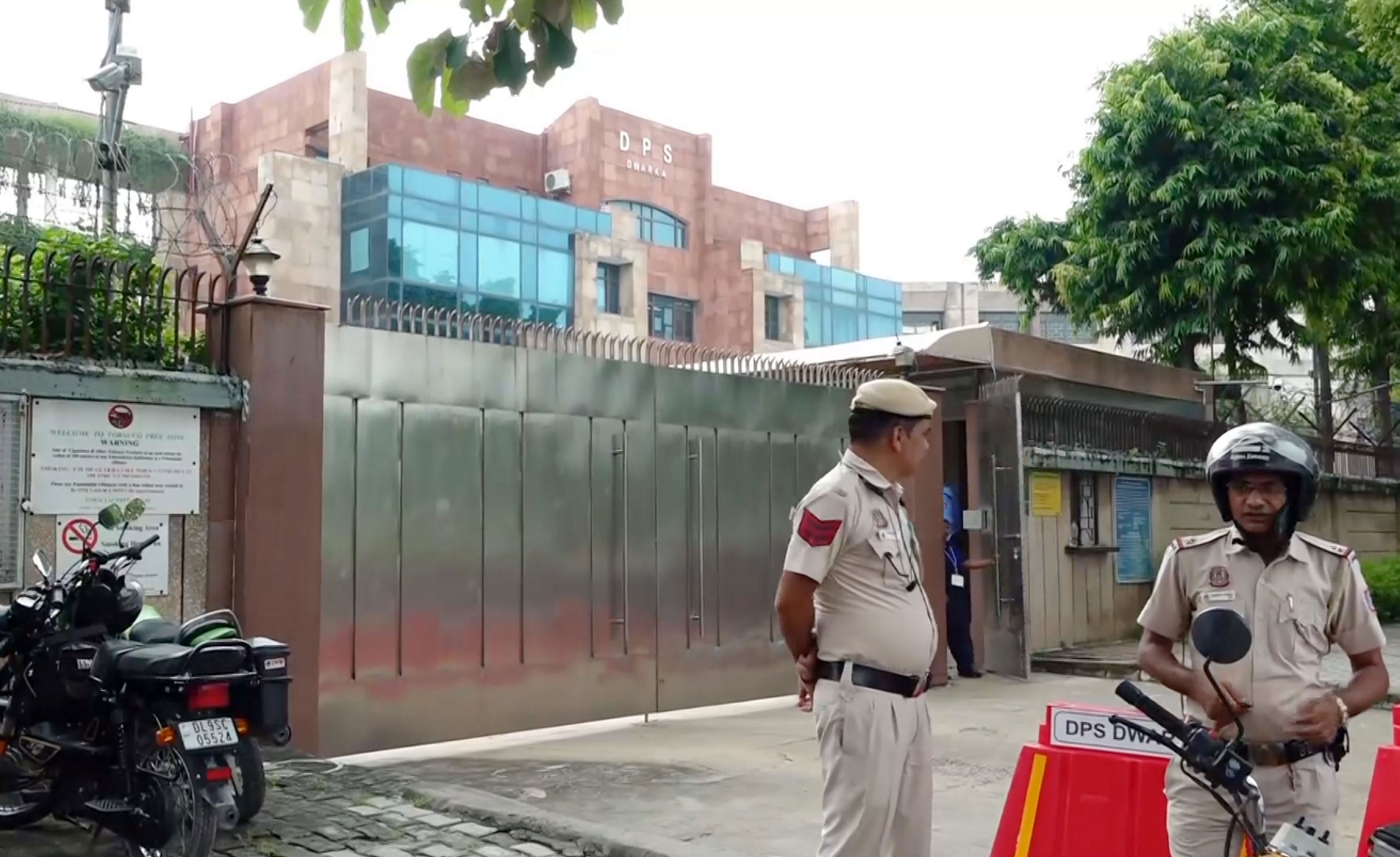 3 Delhi Schools Receive Hoax Bomb Threats Over 70 Institutions