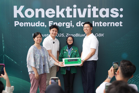 Desa Bumi Rayakan HUT RI dengan Energi Surya dan Internet Desa