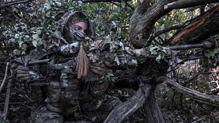 Rekor Dunia: Sniper Ukraina Tembak Mati Dua Tentara Rusia dari Jarak 4 Kilometer