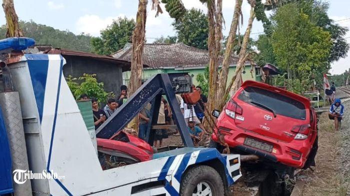Pasca Kecelakaan KA Batara Kresna vs Agya di Selogiri, Lokasi Masih Tanpa Rambu dan Palang Pintu