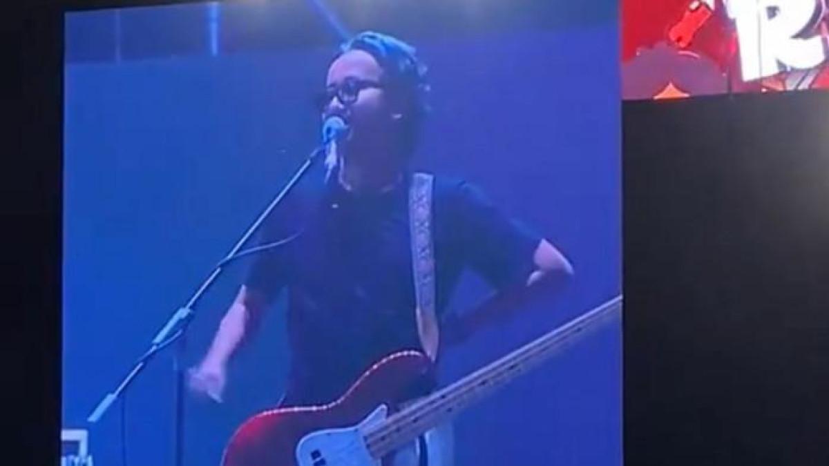 Bassist Berani Tantang Polisi Soal Pemukulan Penonton Gegara Bendera One Piece