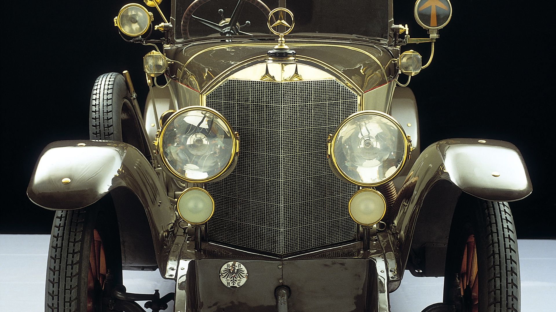 The Honeycomb Radiator Design Revolutionized Combustion Engine Cooling