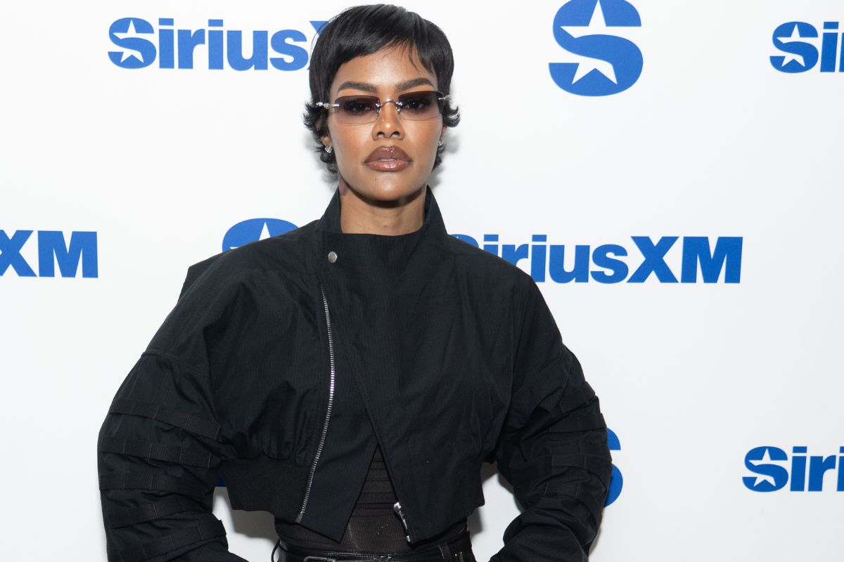 Major R&B Star to Undergo Emergency Vocal Surgery