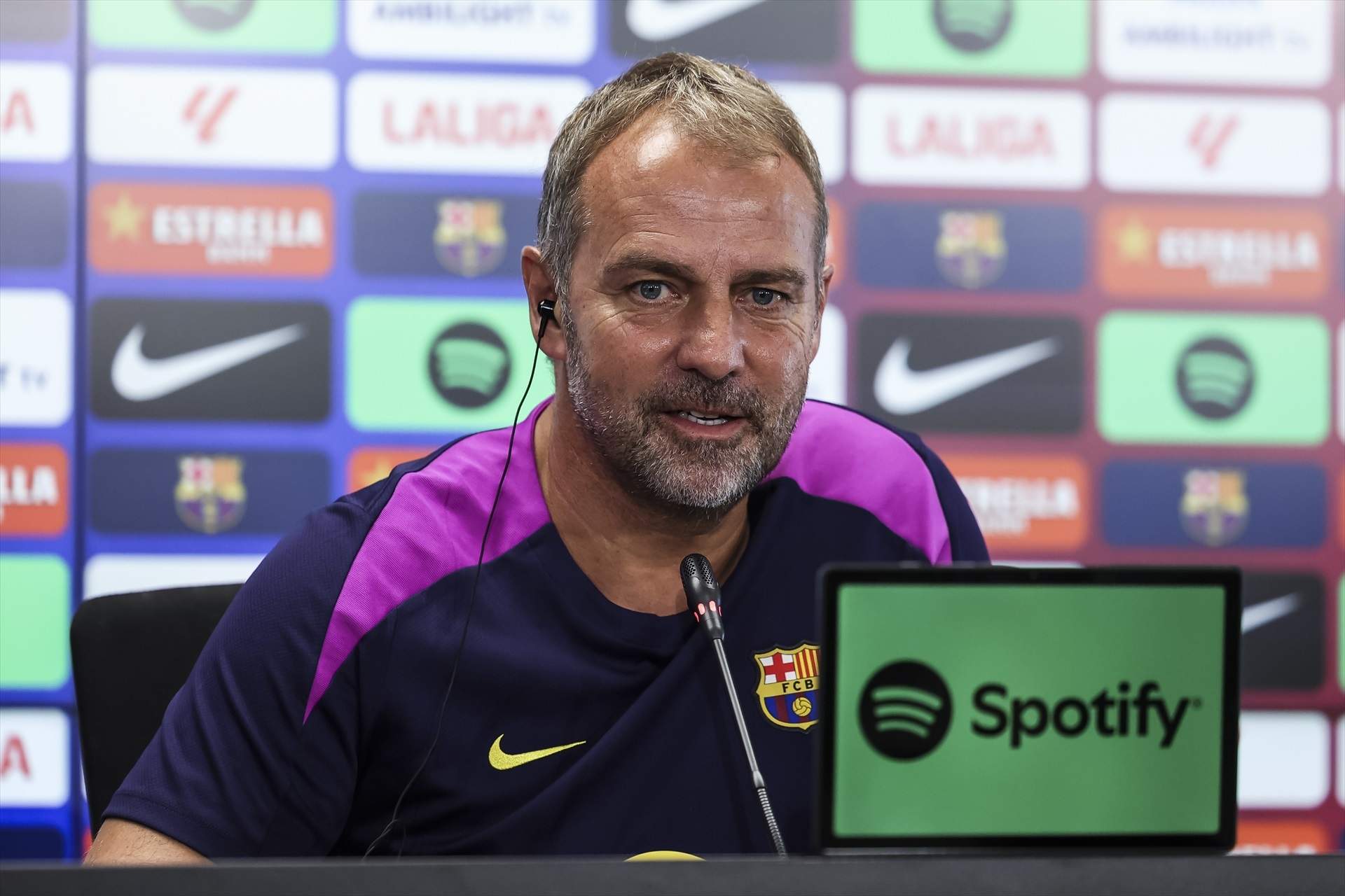 Hansi Flick se rinde a Lamine Yamal: "No creo que los jugadores puedan  compararse, es un auténtico genio"