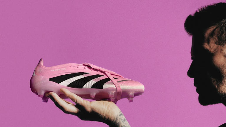 ベッカム✖️ジダンモデルadidas 激レア✨スパイク ベッカムとジダンが愛したアディダス「プレデター」の生誕25周年