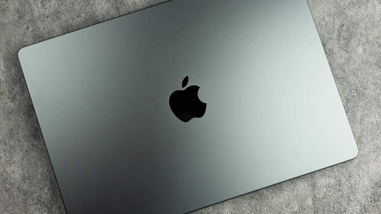 Apple Mac sales are rising fast and Windows 10 may be the reason