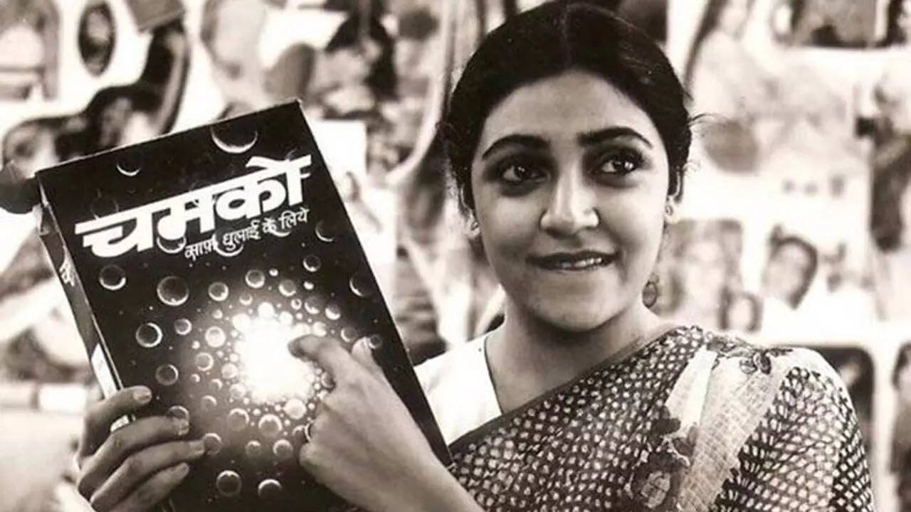 Deepti Naval: The Multifaceted Star Who Redefined Bollywood’s Girl-Next ...