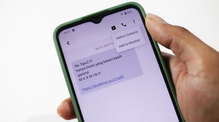 suspicious text in Android's messaging app