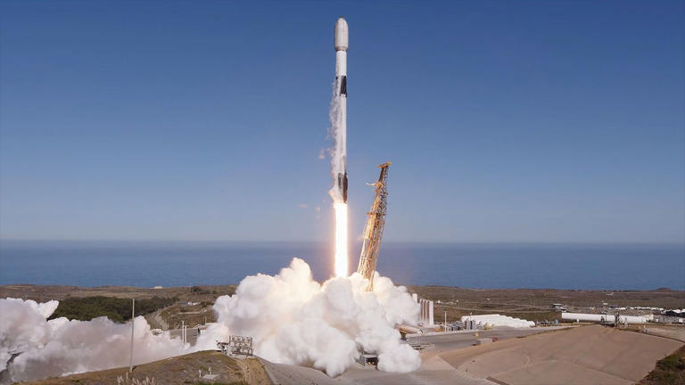 Spacex Sends 24 Starlink Satellites Into Orbit On 100th Falcon 9 Launch