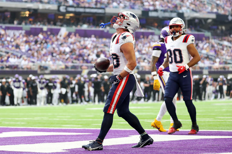 Mike Vrabel shares key Patriots injury updates, including Efton Chism