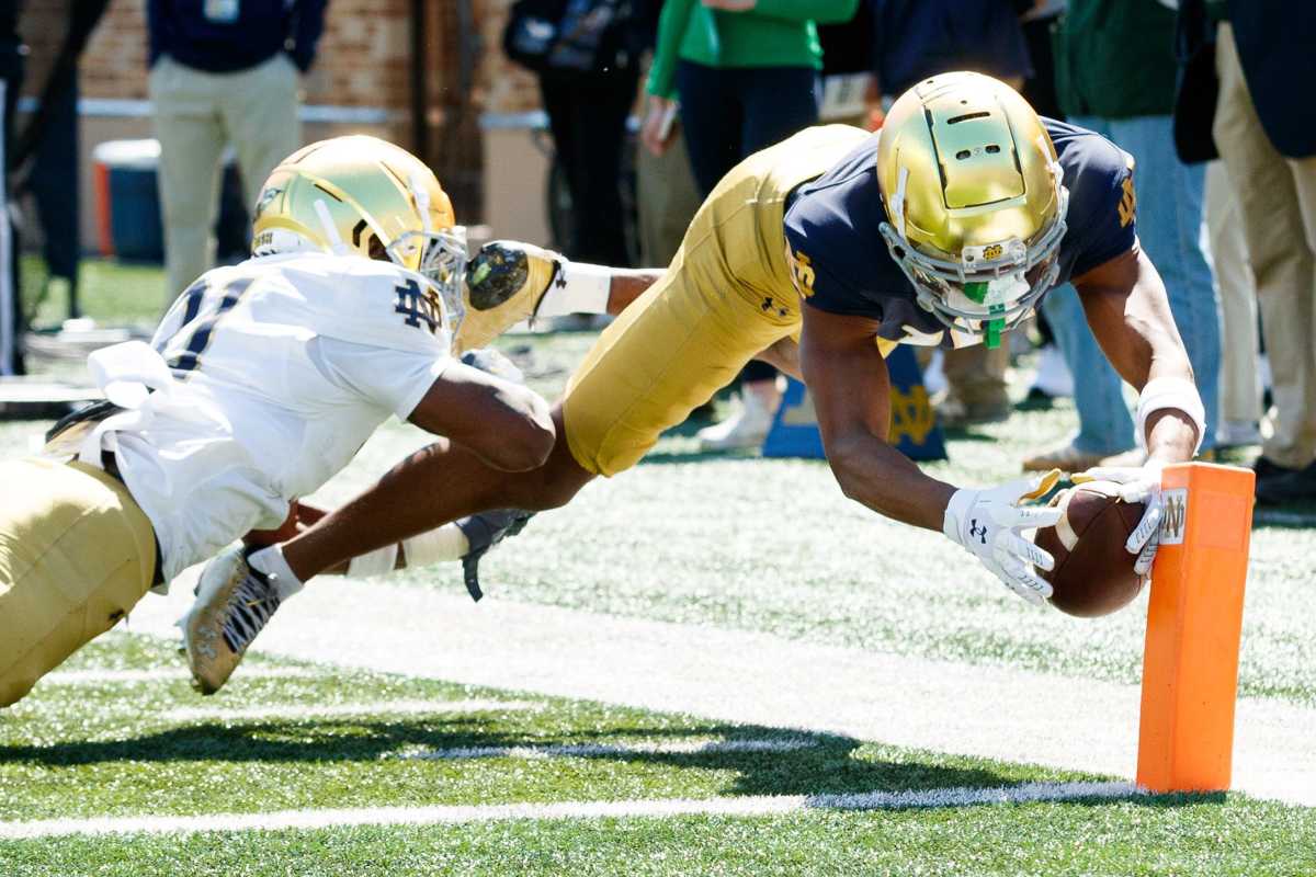 There’s one “frustrating” thing that’s holding a Notre Dame freshman back from making a huge splash heading into the 2025 CFB season<br><br>