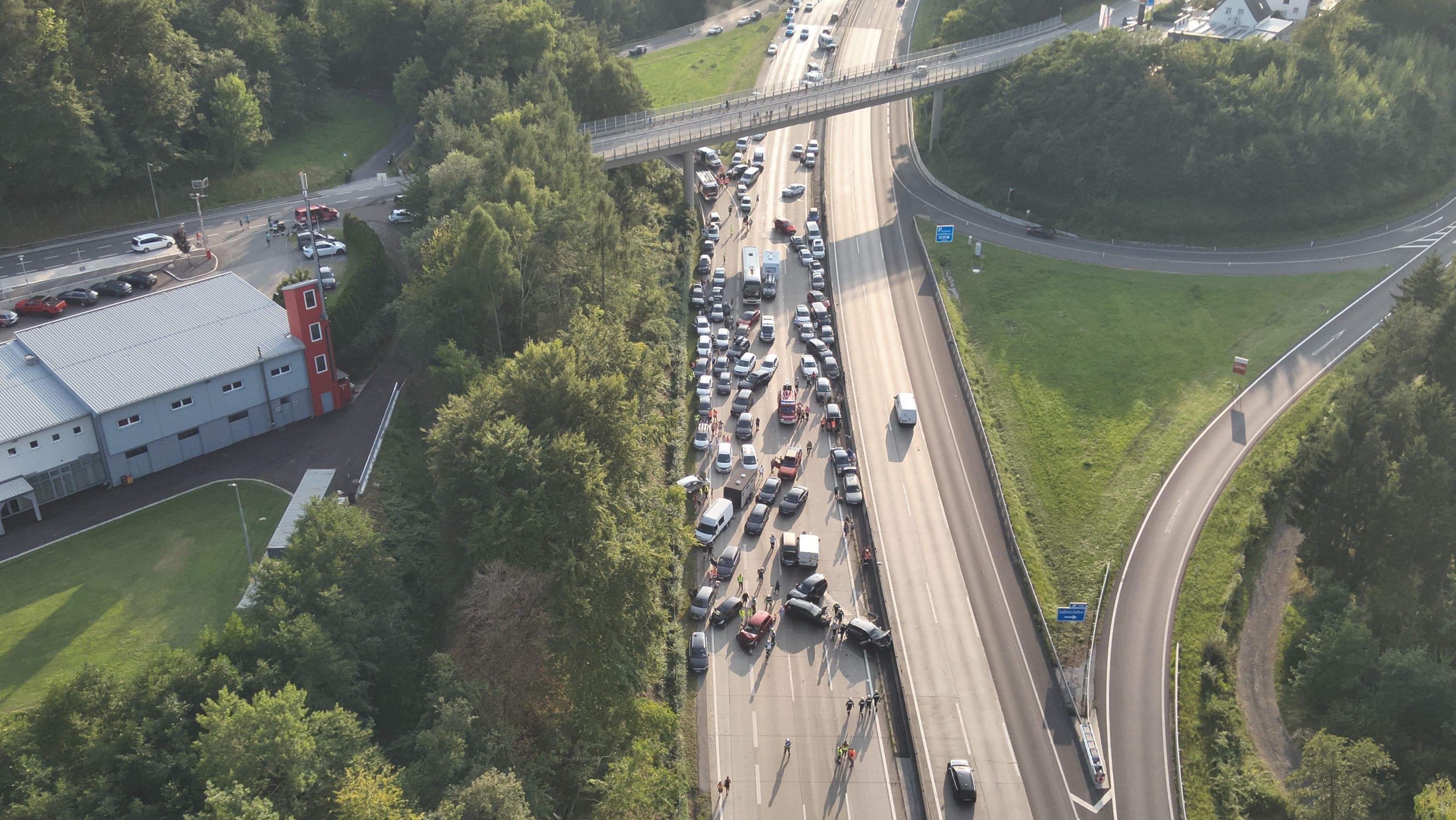 B9 Chaos Heute Massenkarambolage Und Kilometerlange Staus Was Geschah Wirklich