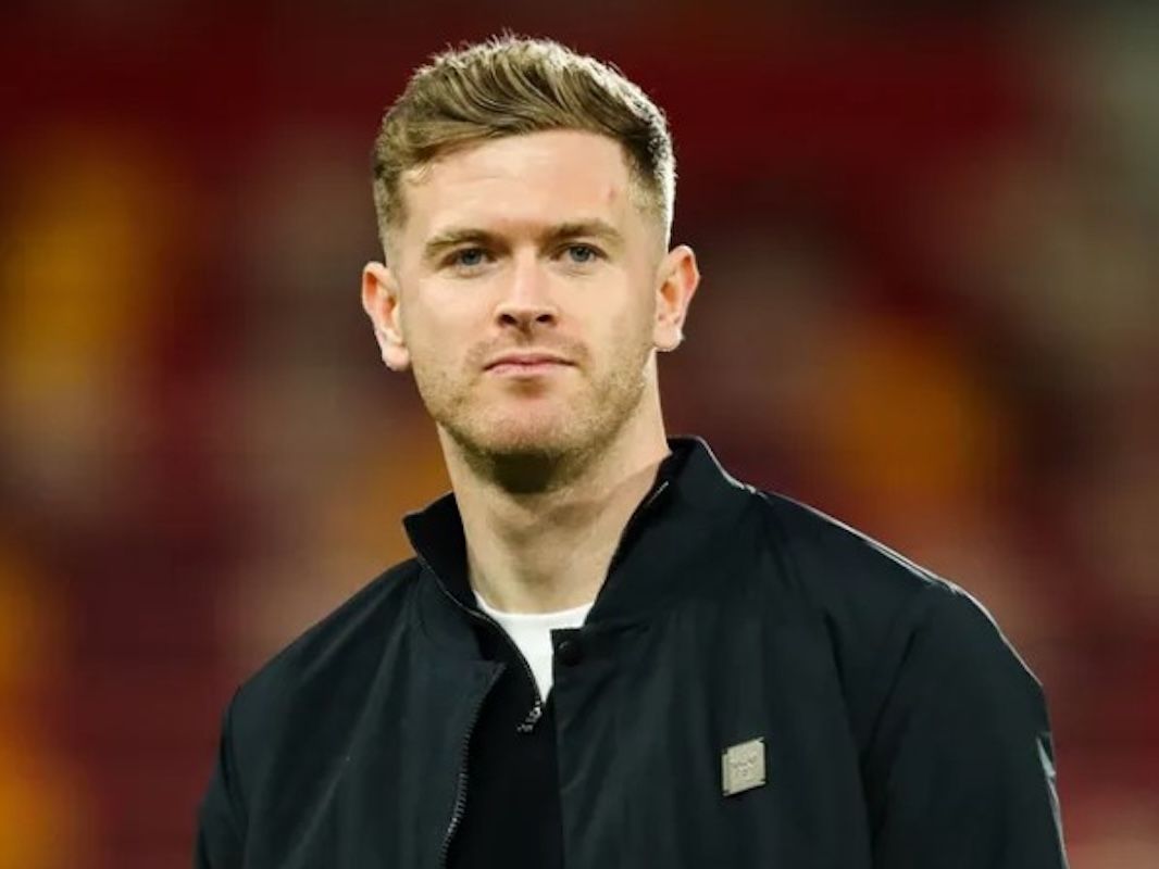 Manchester United Tertahan, Liverpool Siap Berebut Nathan Collins