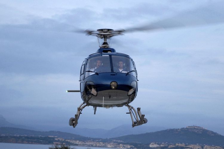 Mencari 8 Nelayan Hilang, Helikopter Dikerahkan di Bangka Tengah