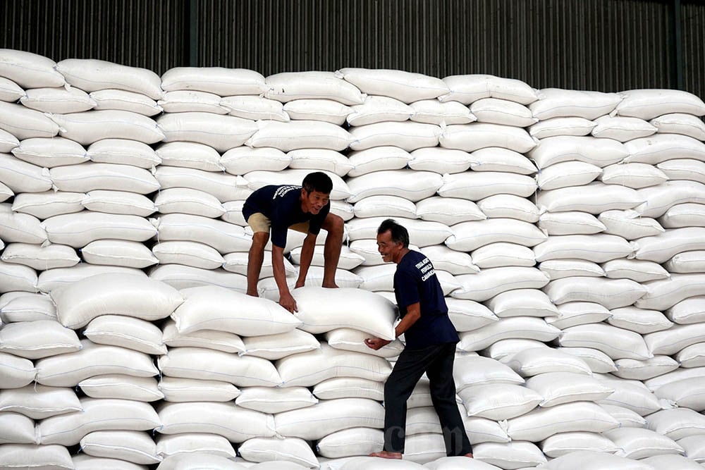 Stok Beras Bulog Melimpah, Kemendagri Waspadai Kerugian Negara