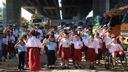 HUT RI Ke 80: Agrinas Jaladri Bawa Tawa dan Harapan Baru untuk Anak-anak Kalijodo