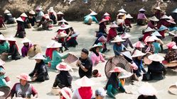 Belasan Ribu Warga Ikut Lomba Nyair dan Gogo Ikan di Lebak, Hadiahnya Umrah