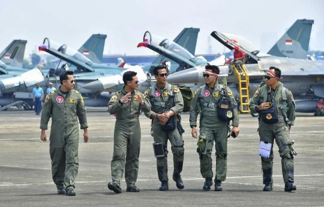 Jet Tempur Hebohkan Perayaan HUT ke-80 RI, KSAU Potong Tumpeng