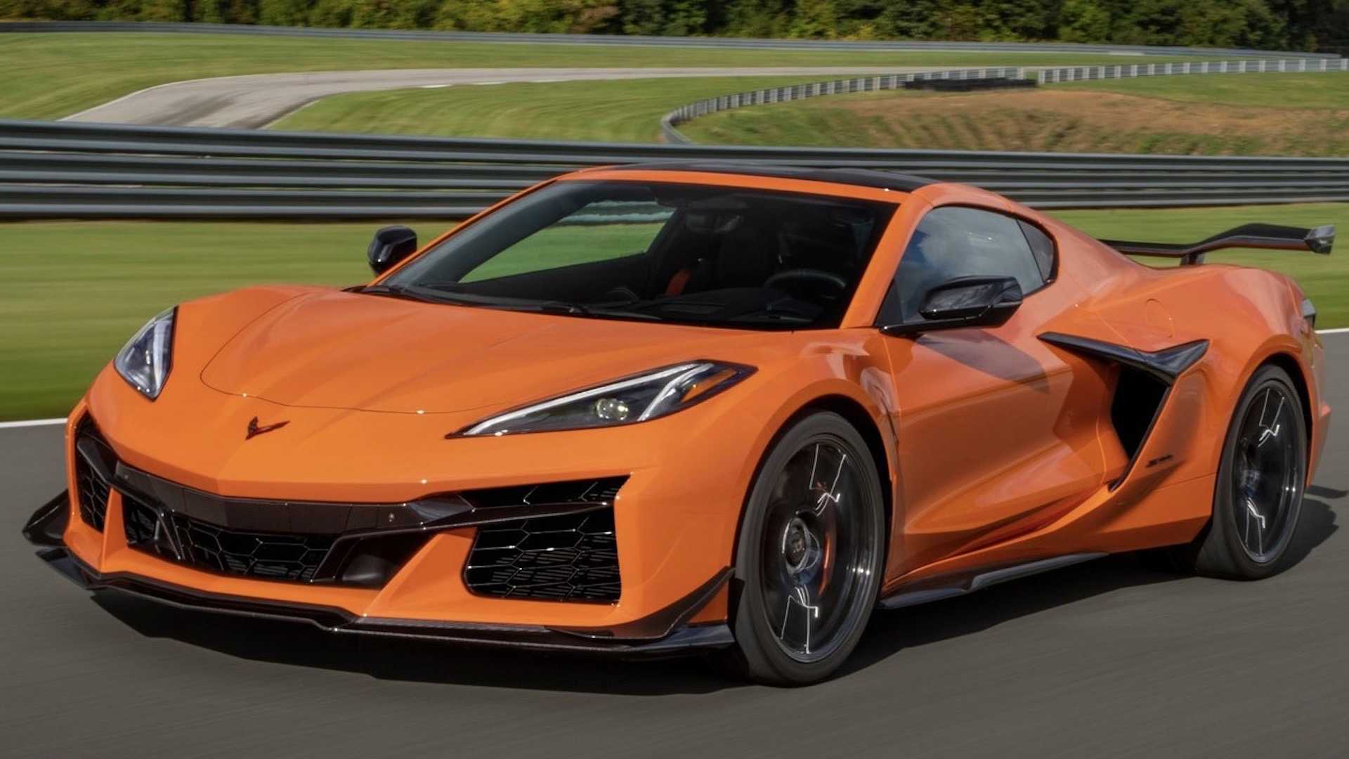 2023 Chevrolet Corvette Z06 front, three-quarter