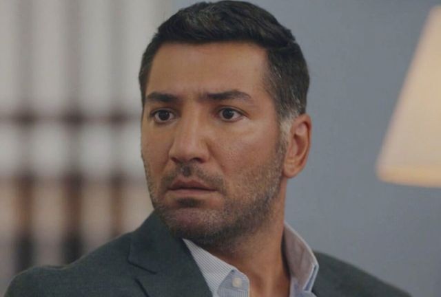 Kahraman ancora ricoverato in gravi condizioni nella puntata del 29 agosto di Tradimento (Foto Facebook @Tutto Soap) – tveblog.it